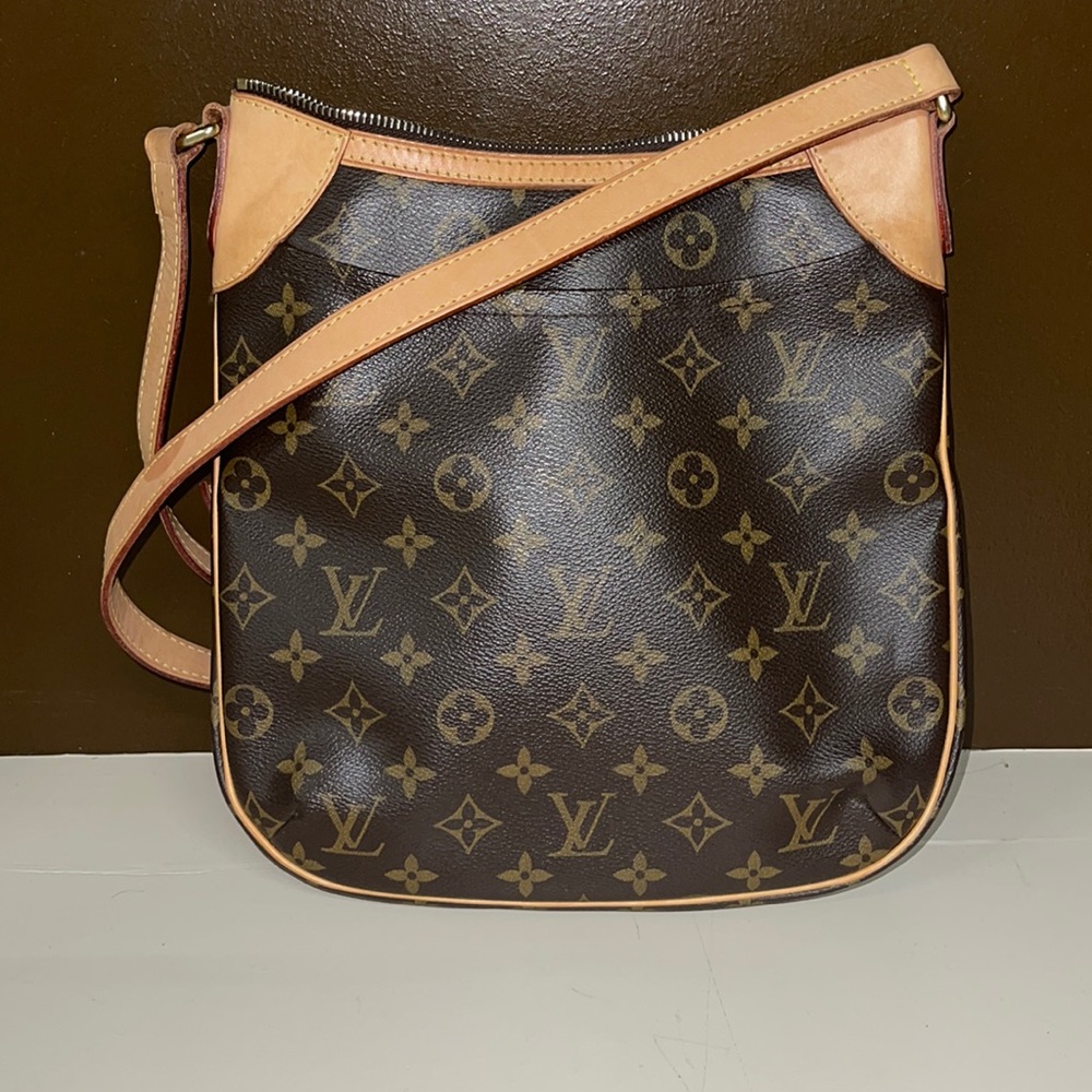 Louis Vuitton Odeon mm bag- Authentic